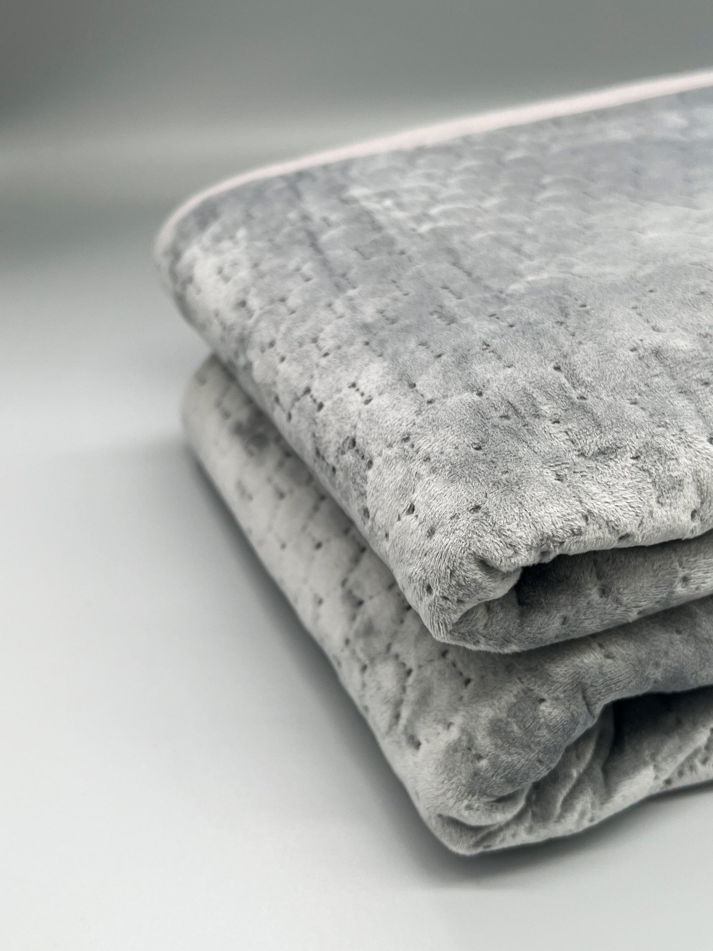 Infrarot Wärmeunterbett 150 x 80 cm Graphen-Ferninfrarot, 3 Temperaturstufen, Heizdecke Unterbett, Matratzenheizung für alle gängigen Matratzen geeignet