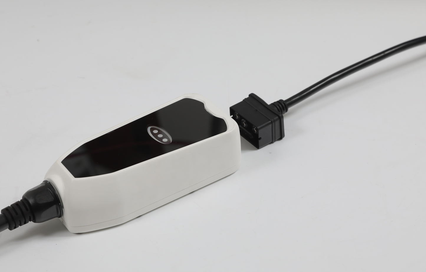 Entratek Mobiles Ladegerät Power Flex 3,7 / 7 kW mit 8 m-Kabel & Schuko / CEE32-Stecker / Typ G
