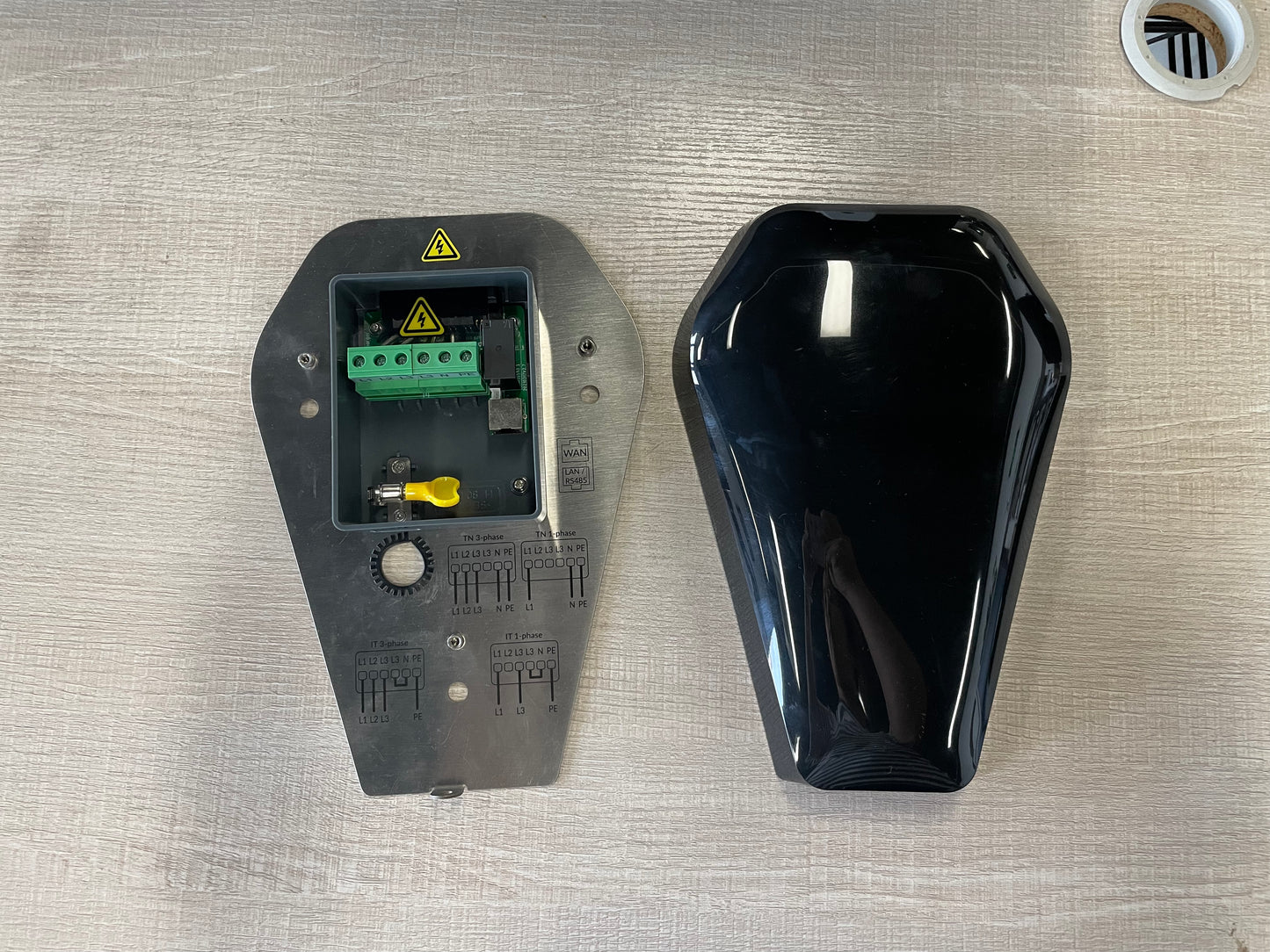 Entratek Wallbox-Ready Pre-Installation von Wallbox Power Dot Fix 22 kW