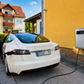 Sungrow Power Capsule 2 beim Laden eines Elektroautos